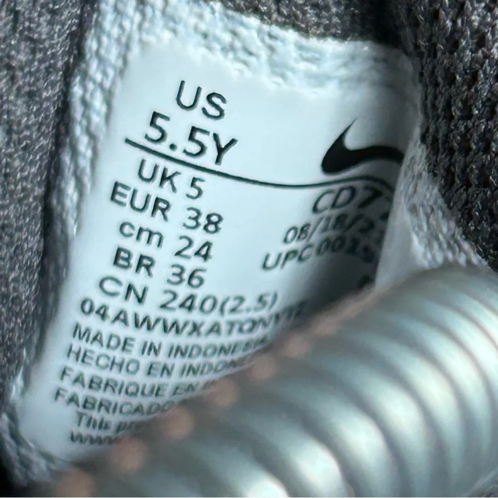 Nike court borough mid grey white